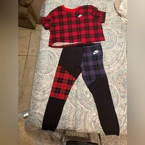 Nike Women plaid legging & crop set